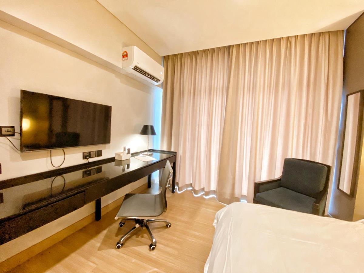 Straits Suite By C Homestay Малакка Экстерьер фото