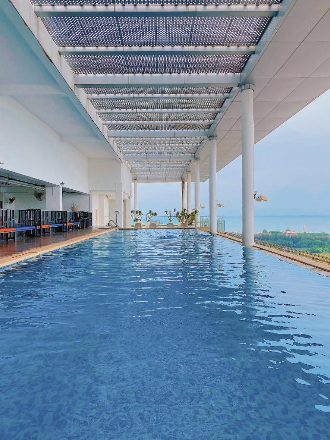 Straits Suite By C Homestay Малакка Экстерьер фото