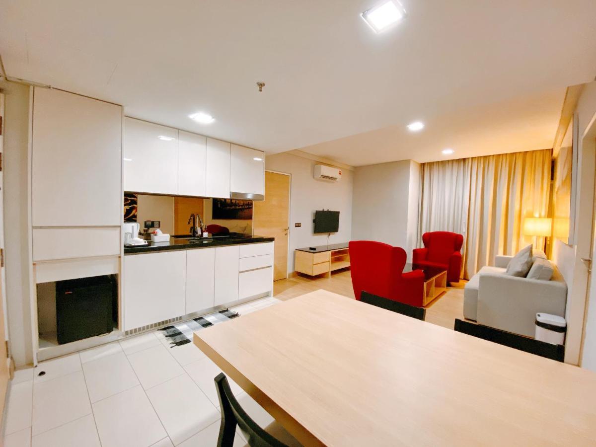 Straits Suite By C Homestay Малакка Экстерьер фото